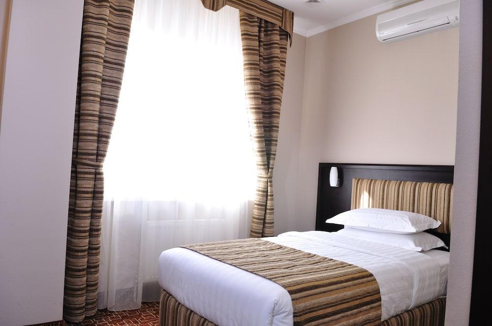 Inn Ozz Astana מראה חיצוני תמונה